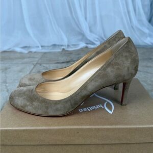 Christian Louboutin Simple Pump 37.5 Excellent Condition | Box + Extra Heel Taps